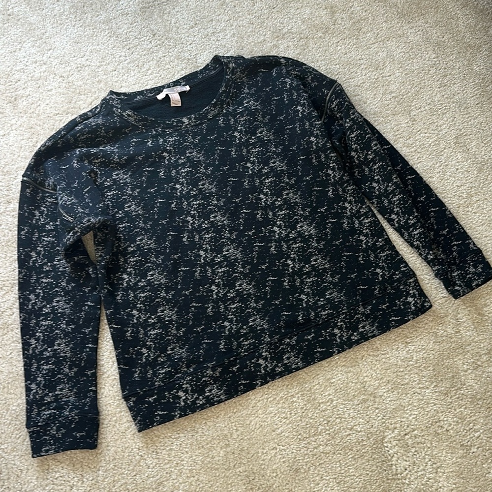 Forever 21 Black Pullover Size Large